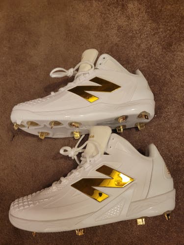 ***NEW*** New Balance Ohtani 1 (Size 10.5)