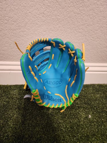 2025 Wilson RH Infield A2000 Baseball Glove 11.5" (New)