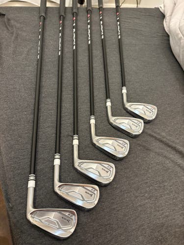Men's 2024 Srixon ZX7 MKII Right Handed Iron Set Extra Stiff Flex  Graphite Shaft (Used)