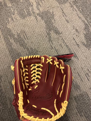 Rawlings New Right Hand Throw 11.75" Baseball Glove