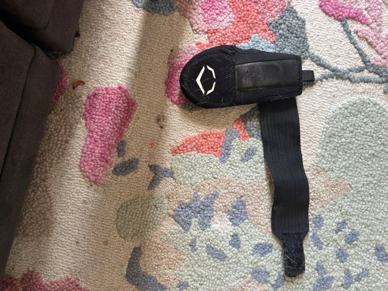 Black Junior EvoShield Sliding Mitt (Used)