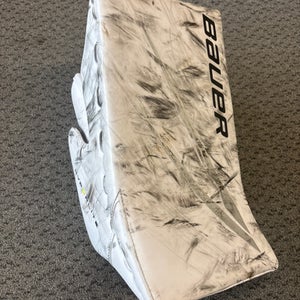 Used Bauer VAPOR HYPERLITE 2 Senior Goalie Blocker White 11858-S000077963