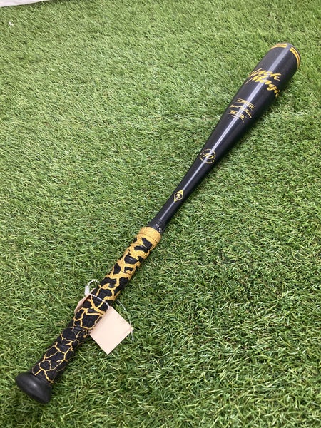 Easton Black Magic (2 3/4") USSSA Bat 2023 (-10)