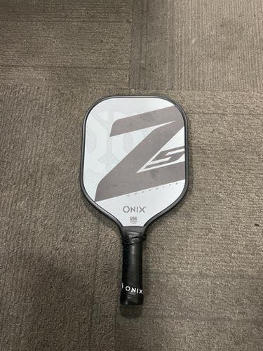 Used Onix GRAPHITE Z5 Pickleball Racquet White 11614-S000217468