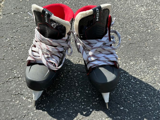 2024 CCM EFLEX 6.5 Hockey Goalie Skates Regular Width Size 3 (Used)