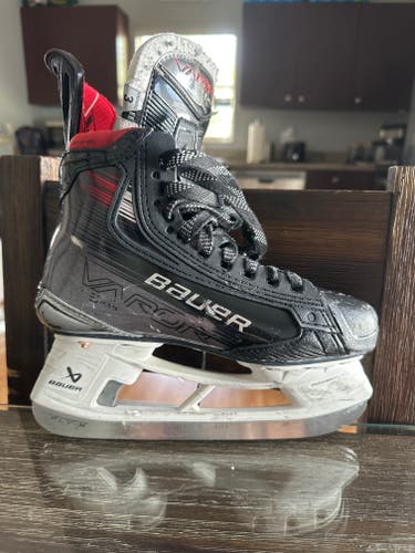 2023 Bauer Vapor X5 Pro Hockey Skates Extra Wide Width Size 3 (Used)