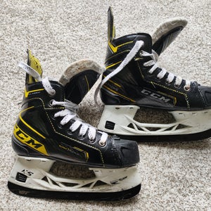 CCM Super Tacks Hockey Skates Regular Width Size 1 (Used)