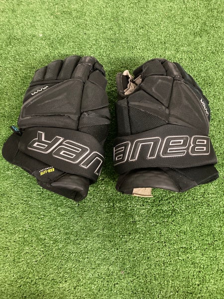 Black Junior Bauer Vapor Hyperlite Gloves 13" (Used)