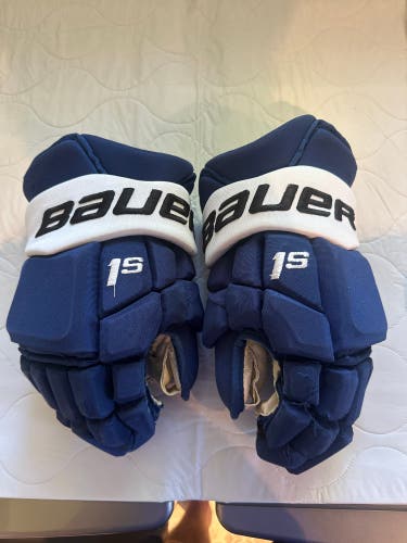 Sergachev Bauer Supreme 1S Gloves 14" Pro Stock (Used)