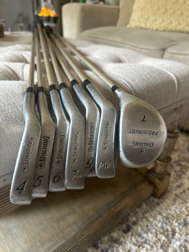 Women's  Right Handed Iron Set Ladies Flex  (Used) *READ DESCRIPTION*