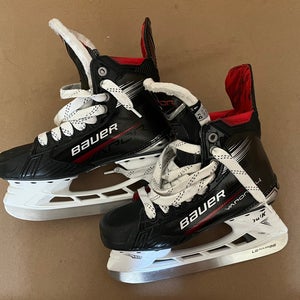 Bauer Vapor X4 Hockey Skates Size 5.5 (Used)