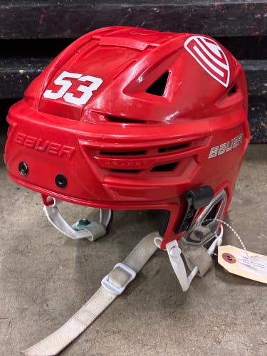 Red Medium Bauer Re-Akt 155 Helmet (Used)