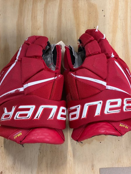 Red Junior Bauer Vapor Hyperlite Gloves 13" (Used)
