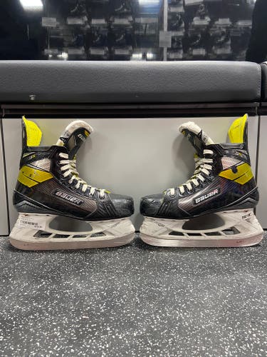 Used Bauer Supreme 3S Size 5 Fit 1 Skates