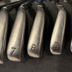 Men's 2021  845 Right Handed Iron Set Regular Flex (7 Clubs) #5 - #9, PW, GW Graphite Shaft (Used)