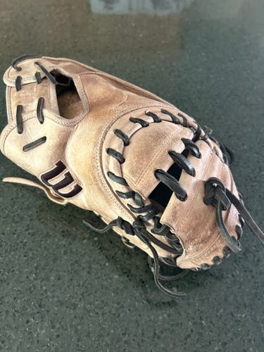 RH Wilson A2000 Catcher's Glove 33" (Used)