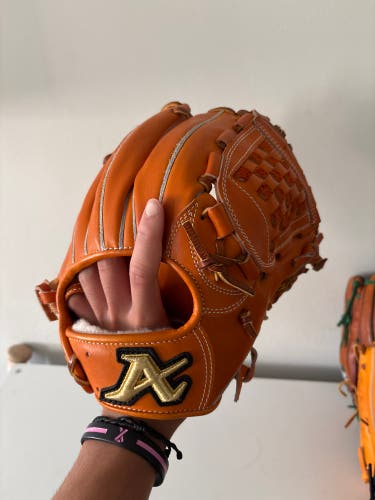 Atoms Professional line infield/pitcher Glove 11.5”