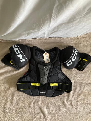 CCM Vector Shoulder Pads | Senior Size: Small