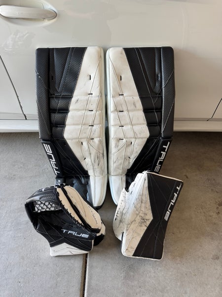 33"  True Catalyst PX3 Regular Goalie Full Set (Used)