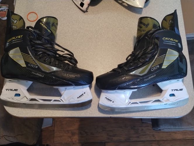 True Catalyst 9 Hockey Skates Wide Width 10.5 (Used)