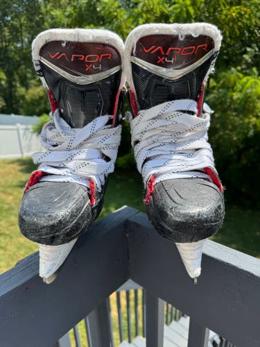 Bauer Hockey Skates 6 (Used)