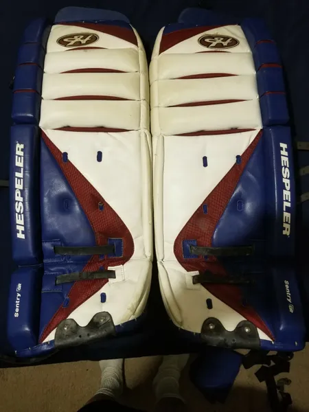 33" 2004 Hespeler Goalie Leg Pads (Used)