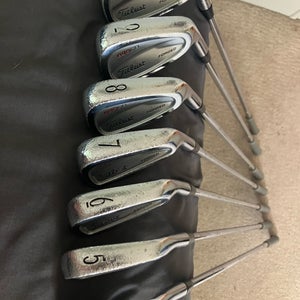Titleist 695 CB Forged Right Handed Iron Set 4-PW Regular Flex Steel Shaft (Used)