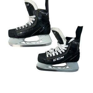 Used CCM 9350 Intermediate Hockey Skate Intermediate 4.0 11835-S000197457