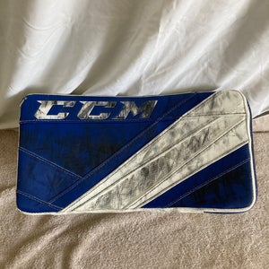 CCM Extreme Flex E5.9 Regular Goalie Blocker | Size: Intermediate