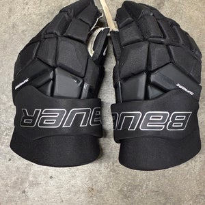 Black Senior Bauer Supreme M3 Gloves 15" (Used)
