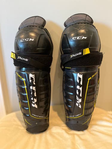 Junior CCM Tacks 9080 12" Shin Pads (Used)