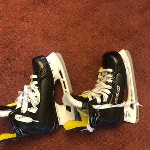 Bauer Supreme S27 Hockey Skates Regular Width Size 4 (Used)
