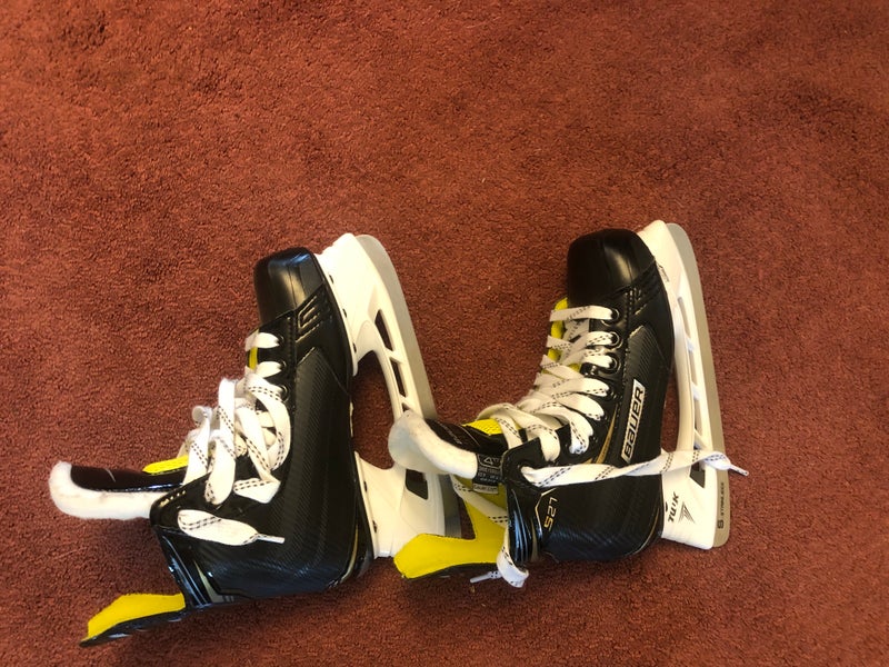 Bauer Supreme S27 Hockey Skates Regular Width Size 4 (Used)