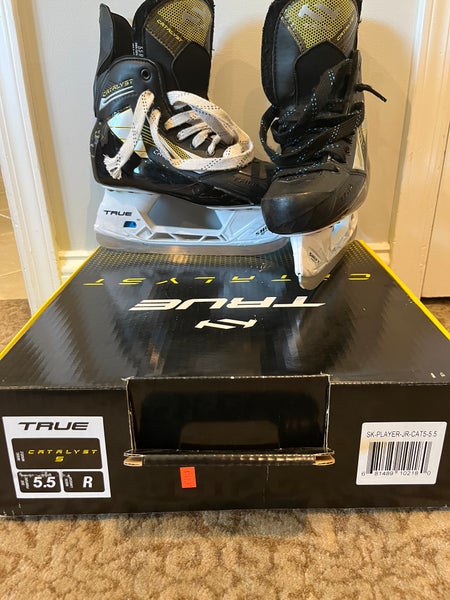 True Catalyst 5 Hockey Skates Regular Width Size 5.5 (Used)