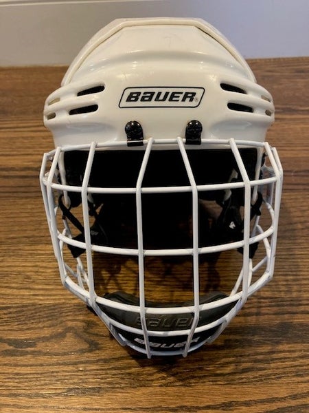 White Large Bauer HH 5000 Helmet (Used)
