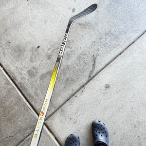 Senior Bauer Vapor Hyperlite 2 Right Handed Hockey Stick P28 (New)