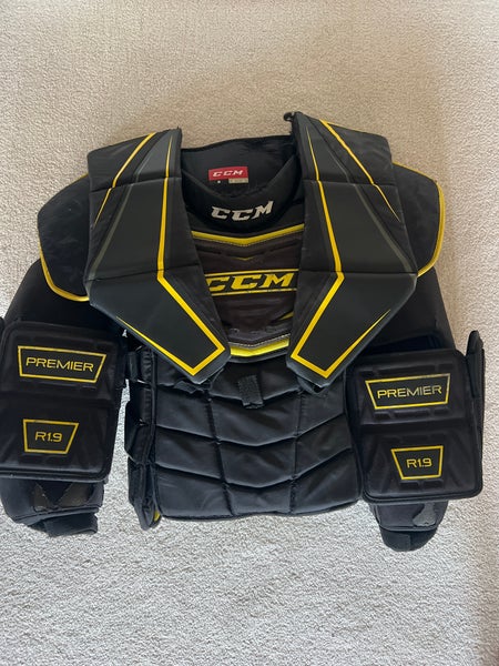 Medium CCM Premier R1.9 Goalie Chest Protector (Used)