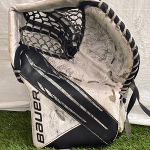 White Intermediate Bauer Vapor 3X Goalie Gloves & Blockers Regular (Used)