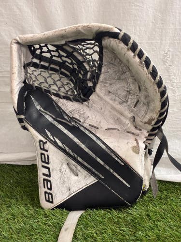 White Intermediate Bauer Vapor 3X Goalie Gloves & Blockers Regular (Used)
