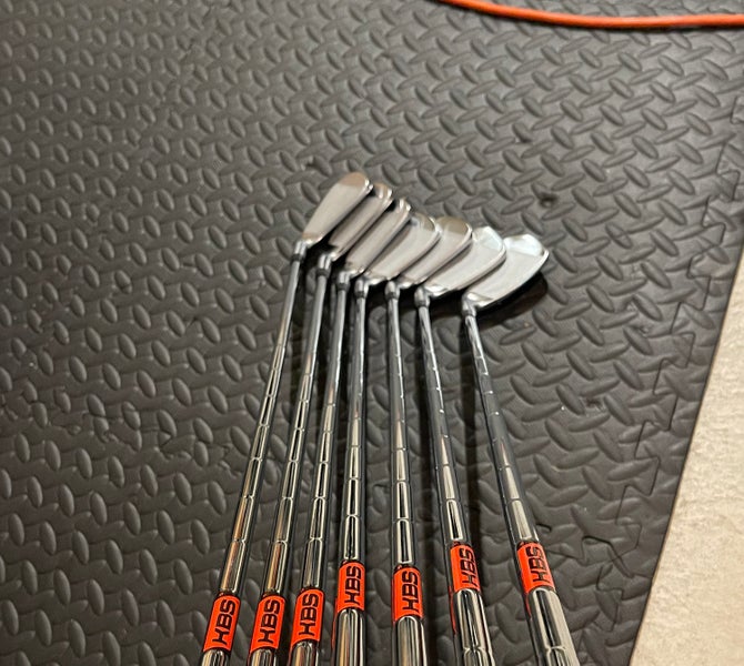 Men's 2025 TaylorMade P790 Right Handed Iron Set 4-pw Stiff Flex  (New)