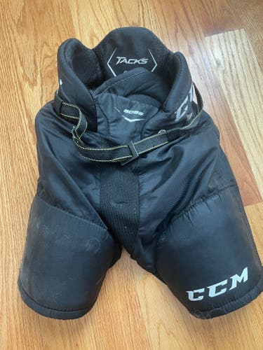 Youth Small CCM Tacks 3092 Hockey Pants (Used)