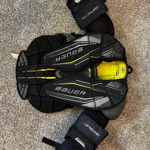 Medium Bauer S29 Goalie Chest Protector (Used)