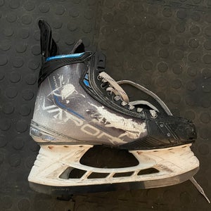 Bauer Vapor Hyperlite Hockey Skates Regular Width  Pro Stock 9 (Used)