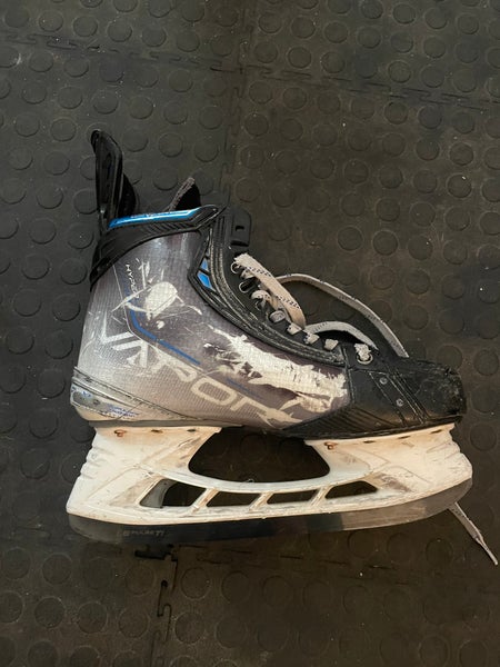 Bauer Vapor Hyperlite Hockey Skates Regular Width  Pro Stock 9 (Used)