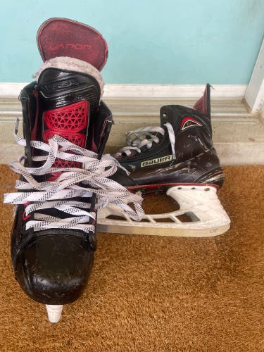 Bauer Vapor 1X Hockey Skates Regular Width Size 5.5 (Used)