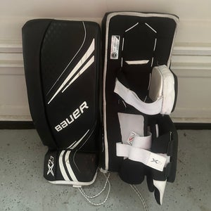 XS  Bauer Vapor X2.7 Goalie Leg Pads (Used)