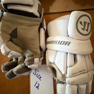 Warrior burn lacrosse gloves size 12 (medium )