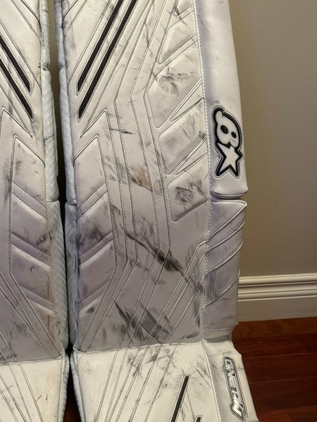 Brians Gnetik V goalie pads
