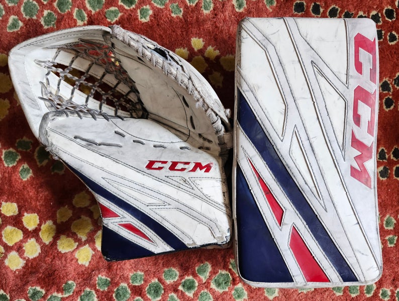 CCM Extreme Flex E4.5 Junior Regular Glove and Blocker (Used)