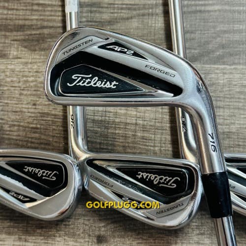 Titleist 716 AP2 Iron Set 4-PW / Dynamic Gold Steel, Stiff Flex (112)